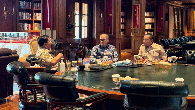 Pertemuan dengan PPATK, Presiden Prabowo Fokus Evaluasi Transaksi Keuangan dan Perkuat Pengawasan Aliran Dana