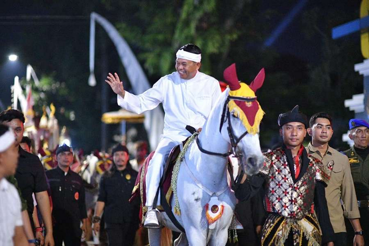Ribuan Warga Antusias Menonton Kirab Budaya Napak Tilas Padjadjaran, Ekonomi UMKM Menggeliat