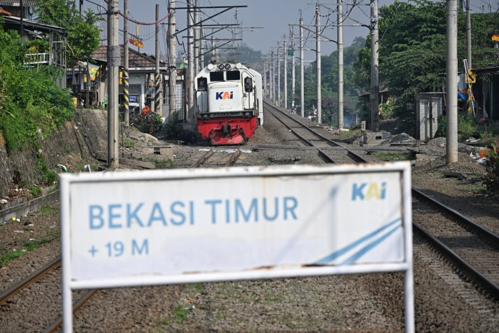 Tindaklanjuti Arahan Presiden Prabowo, Kemenhub dan PT KAI Segera Tertibkan Perlintasan Sebidang