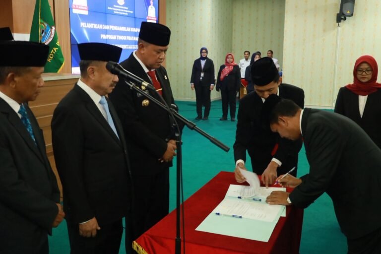 2 Pejabat Eselon II Dirotasi, Tri Adhianto Beri Target Khusus untuk Disnaker