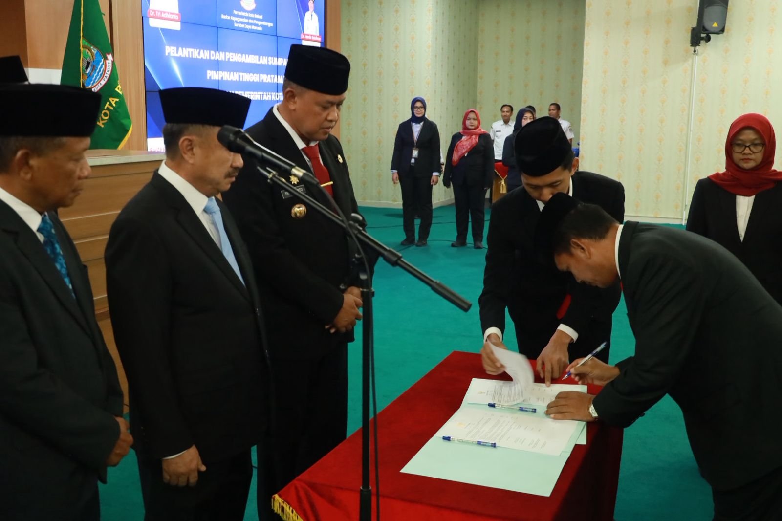 2 Pejabat Eselon II Dirotasi, Tri Adhianto Beri Target Khusus untuk Disnaker