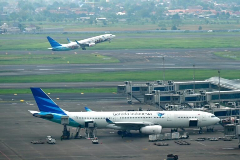 Menyikapi Fluktuasi Harga Avtur Kemenhub Sesuaikan Fuel Surcharge Angkutan Udara