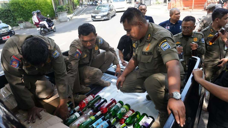 Pemkot Bandung Gencarkan Penertiban Miras dan Obat Terlarang, Farhan: Ini Akar Banyak Kejahatan