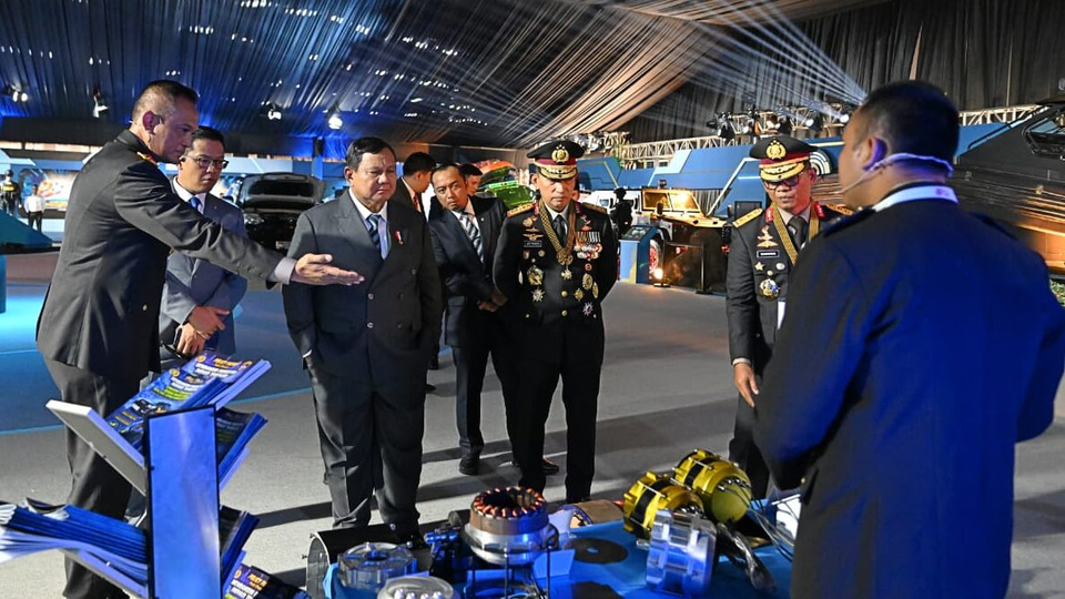 Presiden Prabowo Tinjau Pameran Bhayangkara, Tegaskan Kemandirian Industri Keamanan sebagai Pilar Kedaulatan Nasional