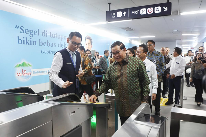 Permudah Layanan Transportasi, Pramono Resmikan Tiket MRT Nirsentuh
