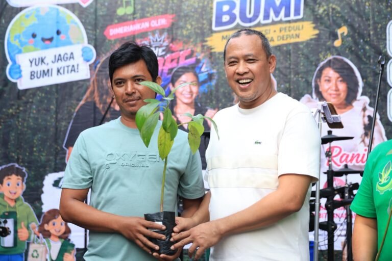 Tri Adhianto Dukung GUNTING Untuk Penanaman Pohon, Bentuk Kepedulian Terhadap Penghijauan Kota Bekasi