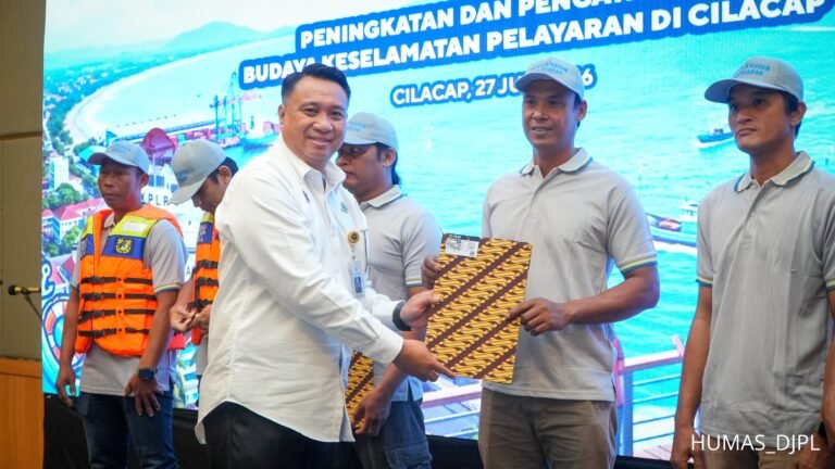 KOMITMEN BANGUN BUDAYA KESELAMATAN, KEMENHUB GENCARKAN KAMPANYE KESELAMATAN PELAYARAN DI CILACAP