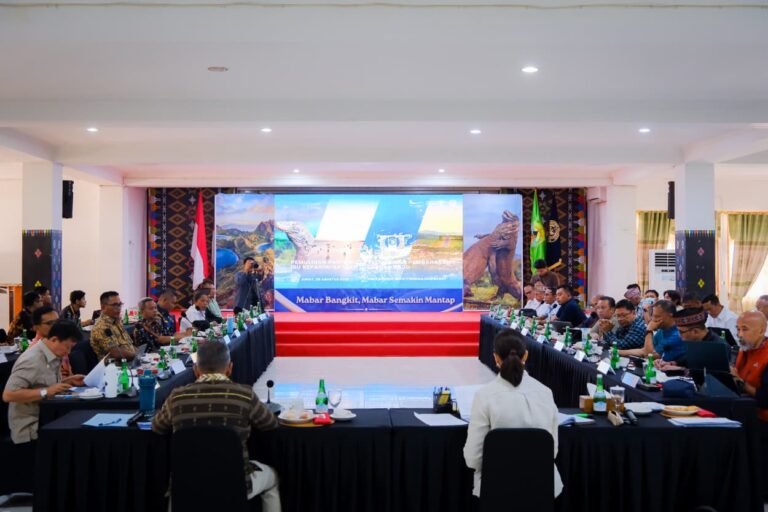 Menpar Widiyanti Bertemu Ekosistem Pariwisata Labuan Bajo, Dorong Pemulihan dan Penguatan Ketangguhan Destinasi Pascagempa