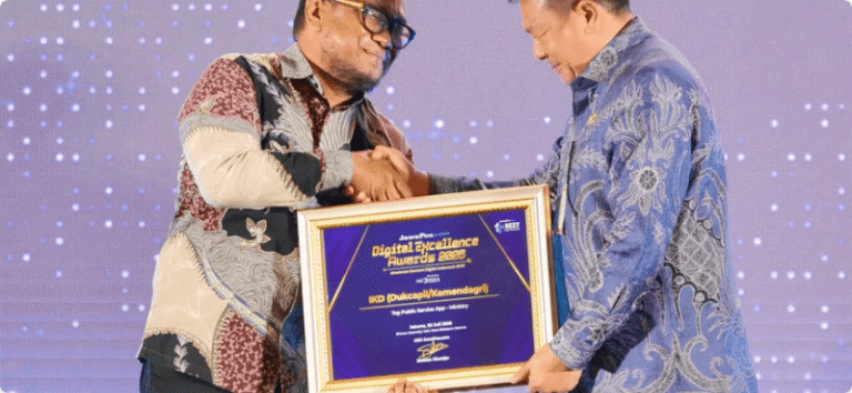 Permudah Layanan Administrasi, IKD Dukcapil Kemendagri Raih Penghargaan Top Public Service Application for Ministry