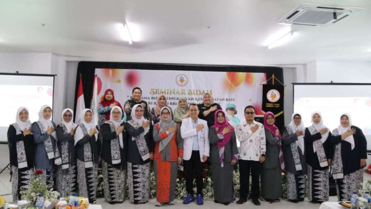 Peringati HUT IBI ke-75, Dinkes Garut Ajak Bidan Tingkatkan Ibu dan Bayi Sehat Selamat