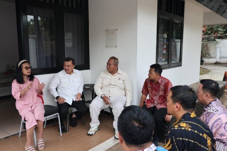 Wawali Harris Bobihoe Kunjungi Anak Pengetik Naskah Proklamasi Dan Sampaikan Undangan HUT RI Dari Presiden Prabowo