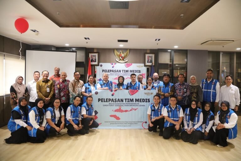 Kemenhub Lepas Tim Medis Balai Kesehatan Penerbangan untuk Bantu Korban Gempa Bumi NTT