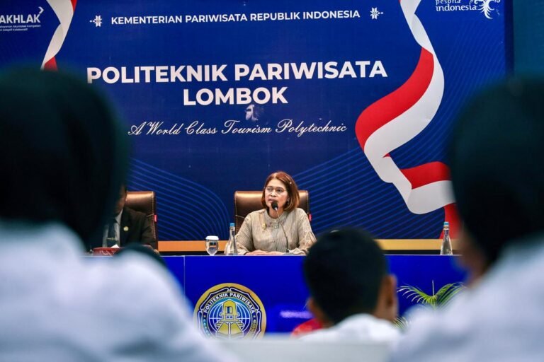 Kemenpar Perkuat Daya Saing Talenta Poltekpar Menembus Pasar Kerja Pariwisata Global