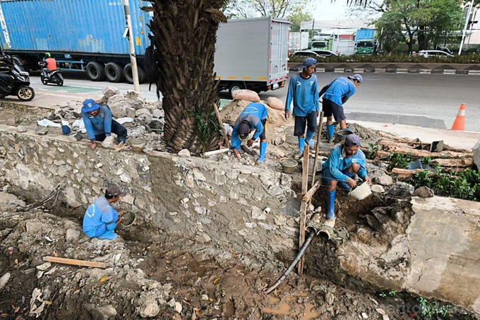 Perbaikan Turap Saluran Phb Kali Gendong Capai 40 Persen