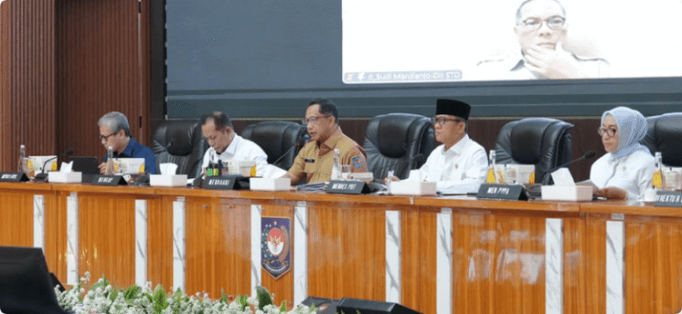 Kendalikan Inflasi, Mendagri Tito Minta Pemda Waspadai Kenaikan Harga Ayam, Telur, dan Beras