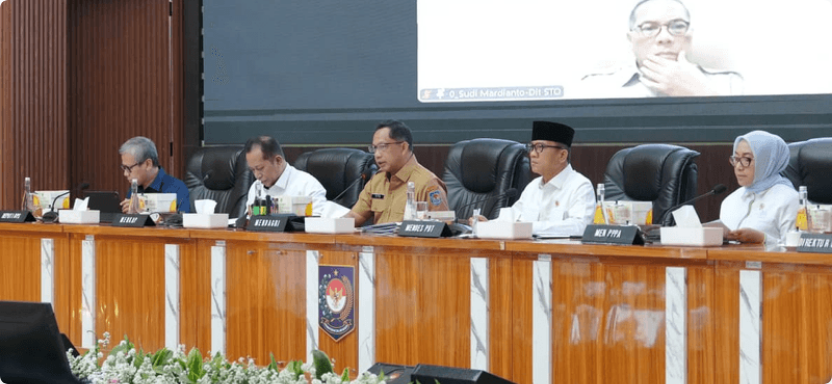 Kendalikan Inflasi, Mendagri Tito Minta Pemda Waspadai Kenaikan Harga Ayam, Telur, dan Beras
