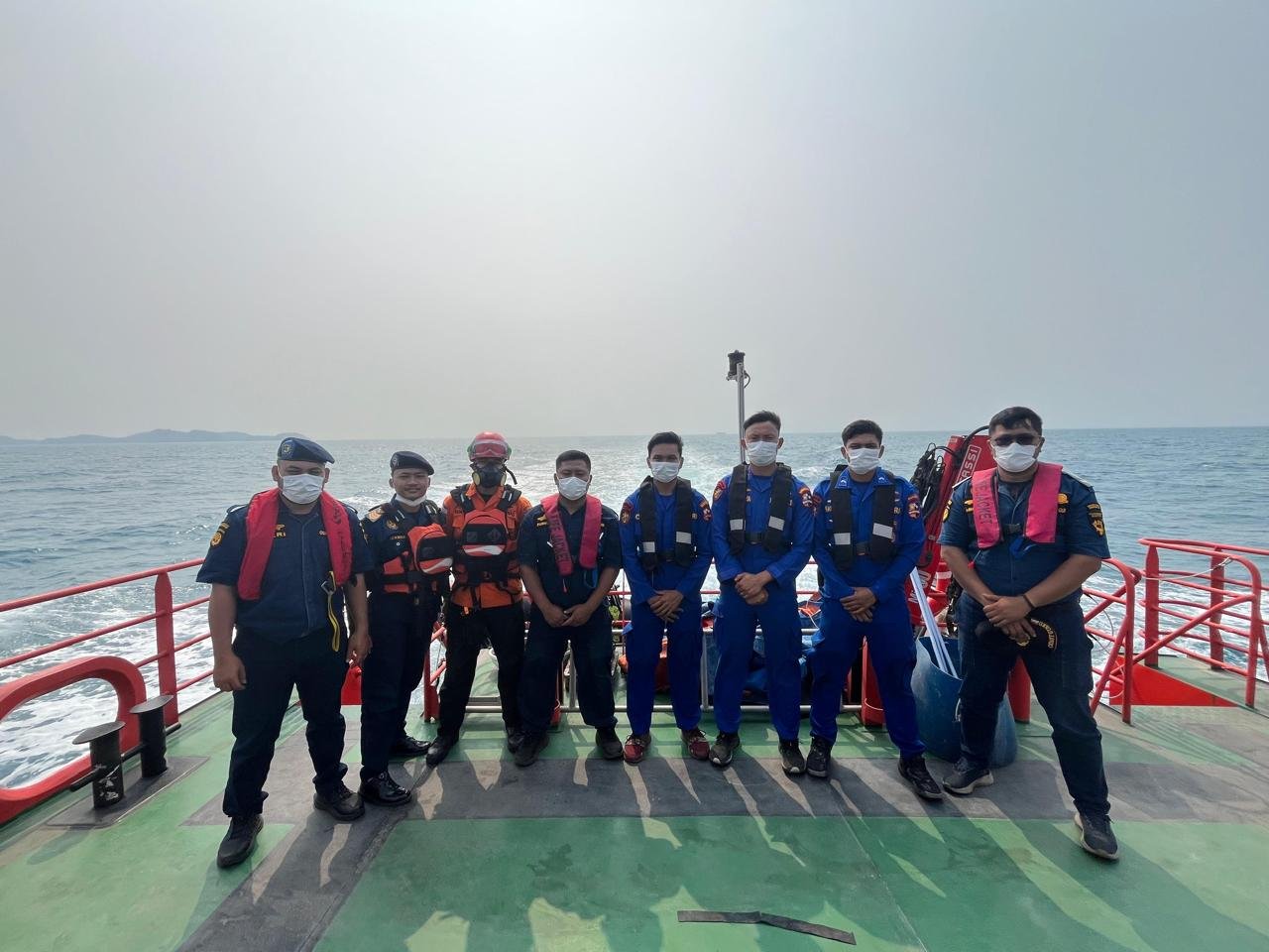 KSOP Banten Bersama Tim SAR Gabungan Lakukan Pencarian Lima Jurnalis Hilang Kontak di Selat Sunda