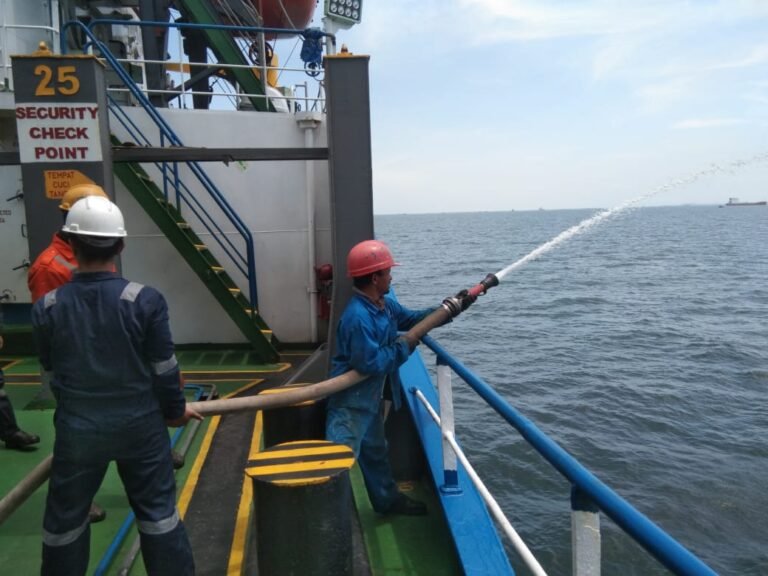 Perkuat Keselamatan Pelayaran, Kemenhub Instruksikan Perketat Pemeriksaan Mandiri dan Latihan Darurat Kapal Secara Masif